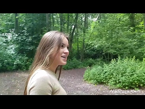 ❤️ Ech hunn dem Evelina virgeschloen datt mir op enger ëffentlecher Plaz fécken! Si sot jo. Dunn hunn ech hatt an den Arsch gefickt an an hirem Mond kum. Dunn huet si sech selwer gepisst. Sex bei eis
