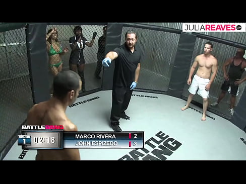 ❤️ Ultimate Fighter Ficks eng Nummer Meedchen direkt no engem Kampf am Ring Sex bei eis