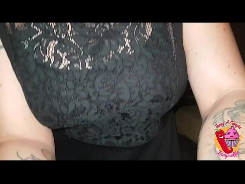 ❤️ Slutty Stéifschwëster gëtt him e blowjob a Spuenesch Sex bei eis