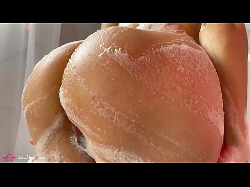 ❤️ Brunette masturbéiert Pussy mat Vibrator fir en intensiven Orgasmus an der Dusch Sex bei eis