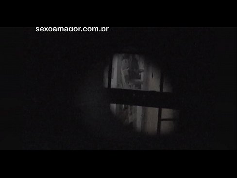 ❤️ Blondie gëtt geheim vun engem Quartier Voyeur verstoppt hannert huel Zillen opgeholl Sex bei eis